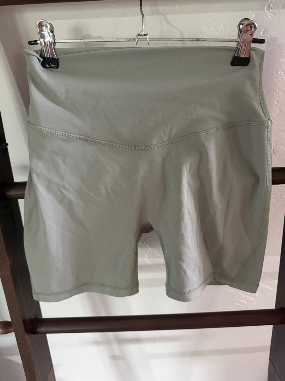 Acta High-Rise Bike Shorts in Sage Green size small